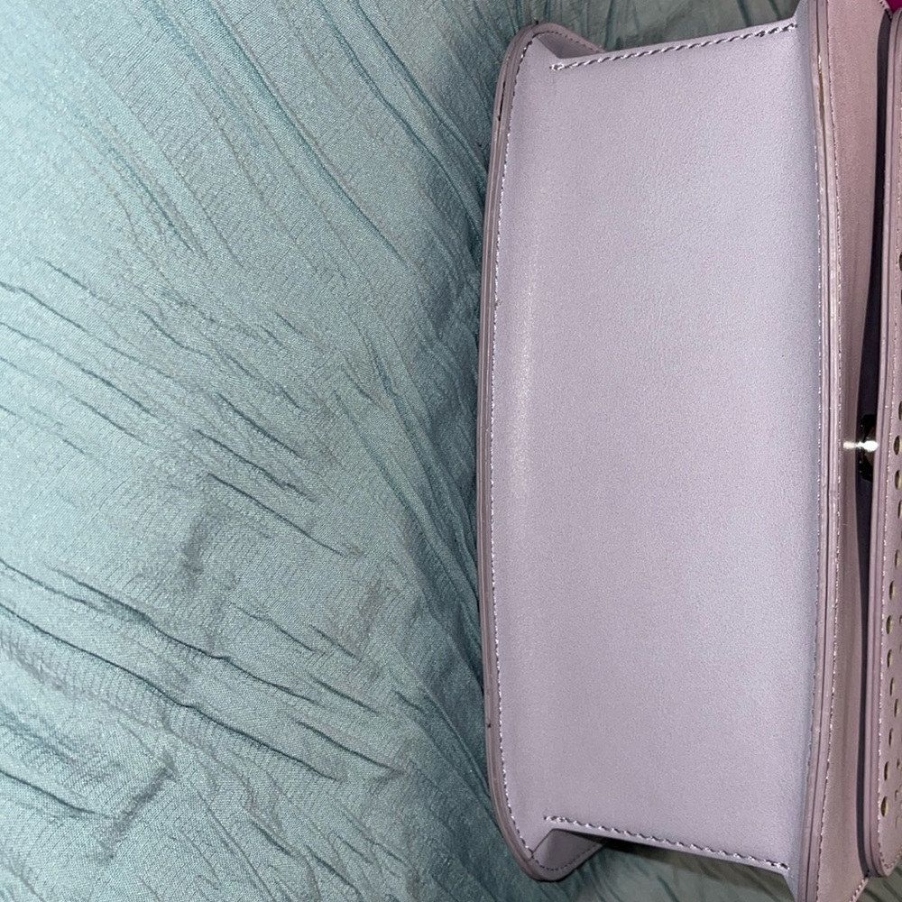 Preloved Chelsea 28 light lavender leather bag! - Picture 4 of 7